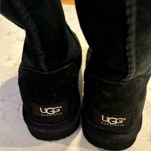 Women’s size 6 black Uggs
